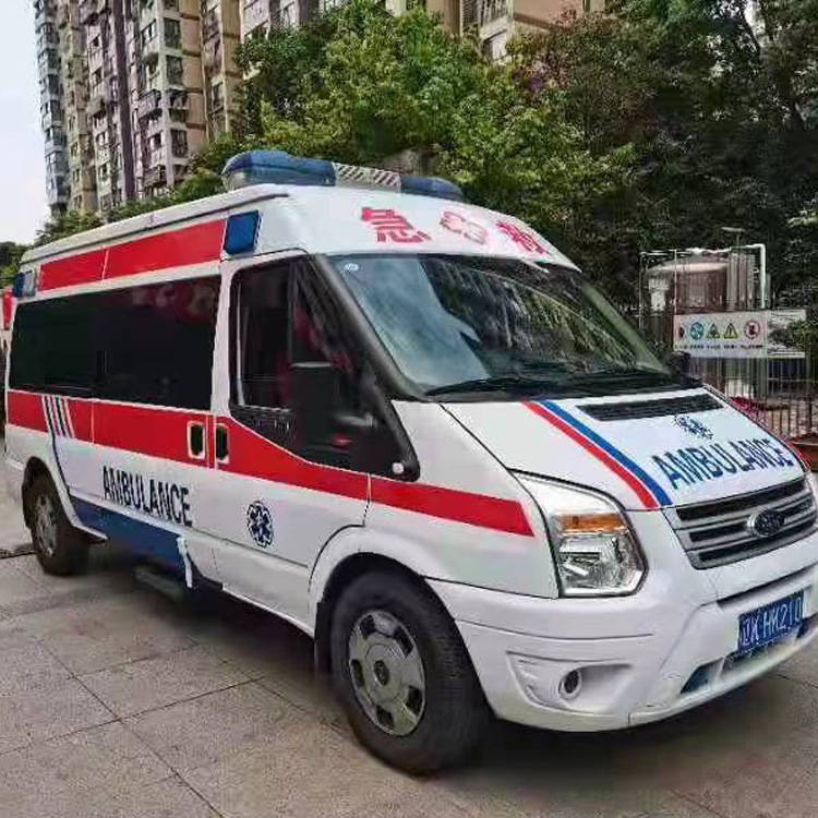 阿拉尔农场长途救护车护送病人返乡